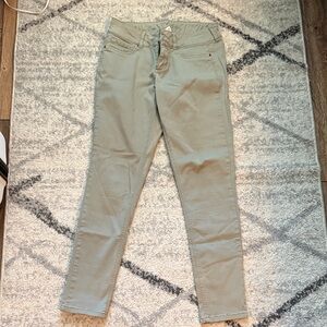Maurices Women's Light Green Skinny Jeans - size small regular